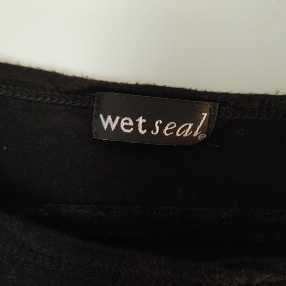 Wet Seal Women' s size M Top Leopard print Feather Motif Sequins Animal Print - Picture 2 of 7